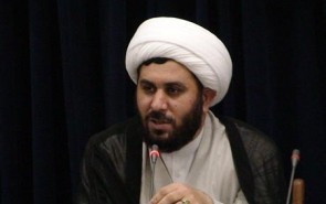 تجلیل از مفاخر دینی در حفظ هویت فرهنگی جامعه مؤثر است