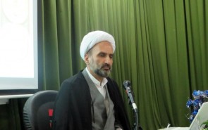 روحانیت در رواج اخلاق نیکوی پیامبر(ص) تلاش کنند