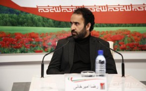 امیرخانی: رسانه ملی فعلاً با نویسنده مُرده بیشتر از نویسنده زنده رفیق است