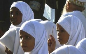 اتحادیه انجمن‌های بانوان مسلمان نیجریه به ممنوعیت حجاب در مدارس اعتراض کردند