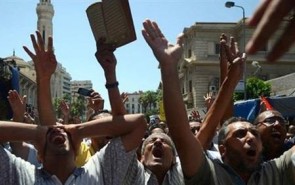 فتنه بالابردن قرآن توطئه‌ای برای تخریب چهره اسلام است