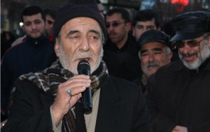 بر در خلق اگر حاتم طائیست مرو؛حلقه زن بر در مردی که درش حاتم زد