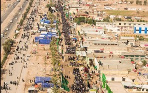 بزرگترین نماز جماعت تاریخ اسلام در جاده نجف