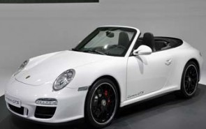 لبیک به امام حسین(ع) با پورشه سفید !