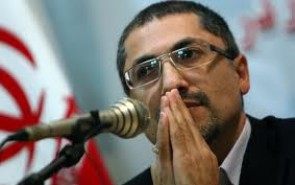 دانشگاه مداحی راه‌کار درستی نیست