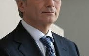 اتریش از مرکز دینی عبدالله‌بن‌عبدالعزیز خارج می‌شود