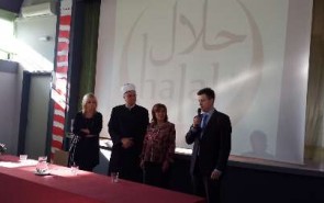 گسترش مراکز حلال موجب تعامل بیشتر میان اقلیت مسلمانان و مسیحیان است