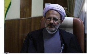 وقتی به جای ادب زیارت، چسبیدن به ضریح اصل قرار می‌گیرد!