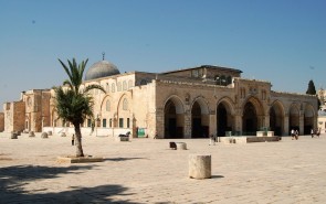 نصب تابلوهای عبری در سر در مسجد الاقصی!