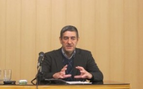 آیا فلسفه دین متناقض است؟