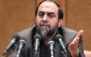 تشیع انگلیسی با سفره دین و مذهب کاسبی می‌کند/ به جای مبارزه با داعش، قمه‌زنی می‌کنند