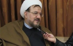 قرآن اوج هنر است و باید به قرآن نگاه هنری کرد