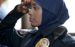 نخستین پلیس محجبه در ایالت «مینه‌سوتا»ی آمریکا