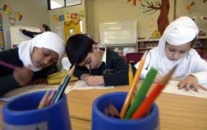اقبال والدین به تحصیل کودکان در مدارس اسلامی استرالیا/ امنیت؛ حلقه مفقوده مدارس دولتی