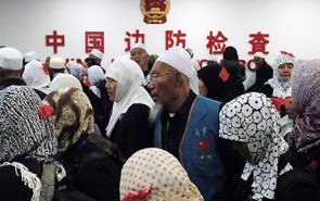 چین و سرکوب مسلمانان اویغور/ فستیوال «آبجو» در آستانه ماه رمضان