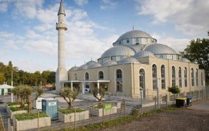 حمله به مساجد و اماکن اسلامی با انگیزه سیاسی در آلمان